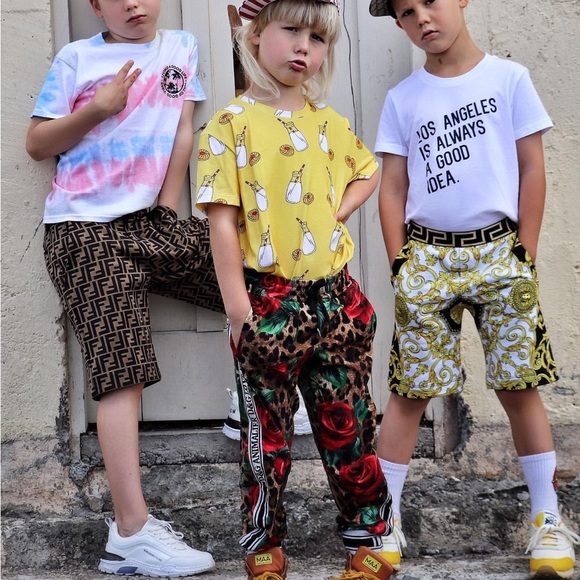 100% AUTHENTIC GORGEOUS FENDI Bermuda Logo Shorts - Picture 3 of 8